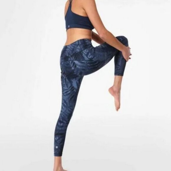 Sweaty Betty Women's Super Soft Yoga Leggings in Blue Leaf Shadow Print - 7/8 - Picture 2 of 5